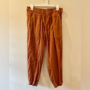 Rust jean joggers size 4/6